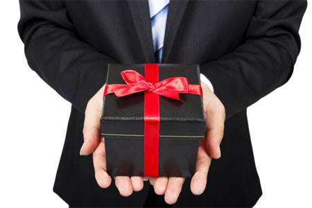 10 quy tắc về tặng quà ở công sở