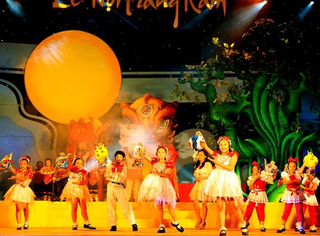 Tổ chức đêm hội trăng rằm bởi PTC Vina